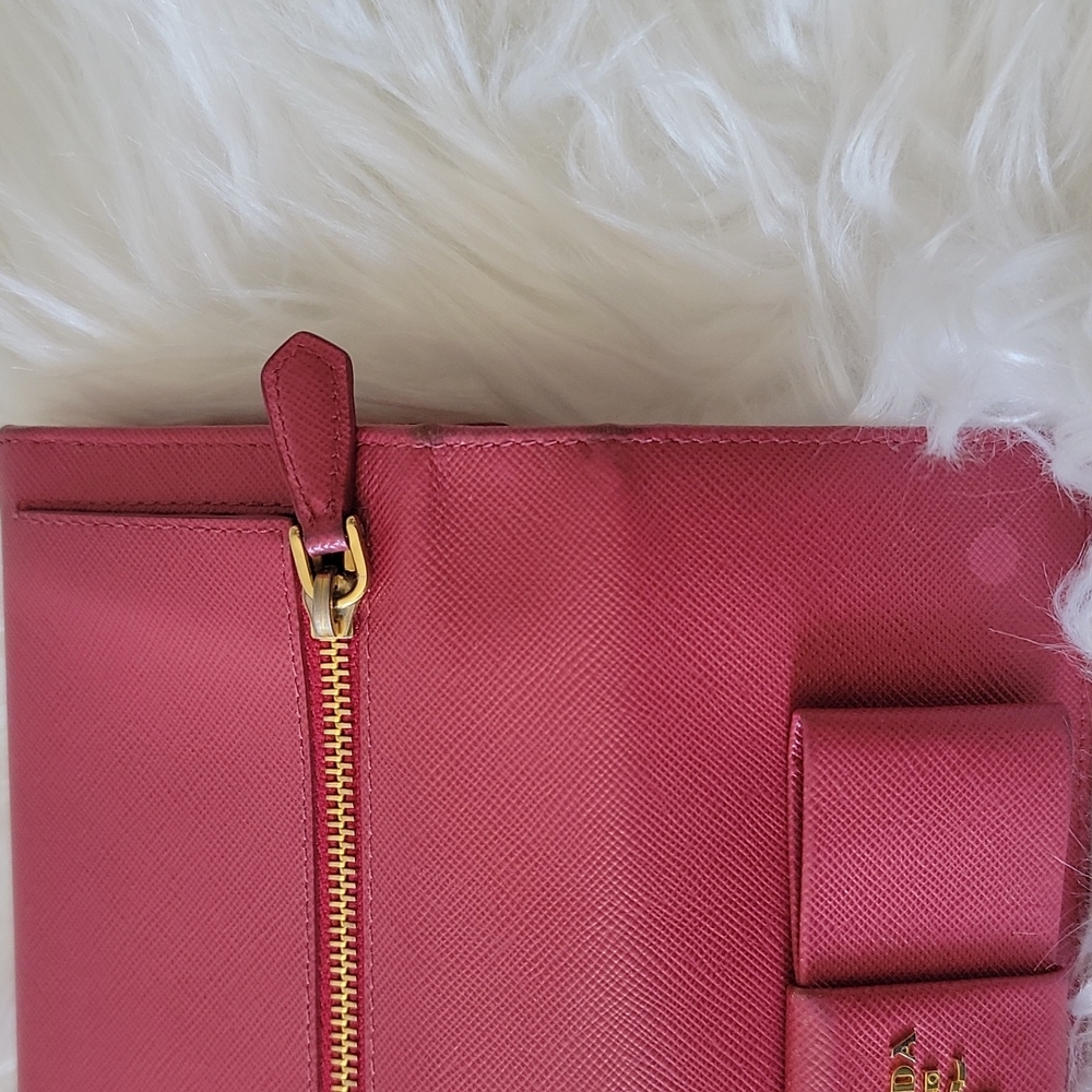 PRADA - Picture 6 of 16